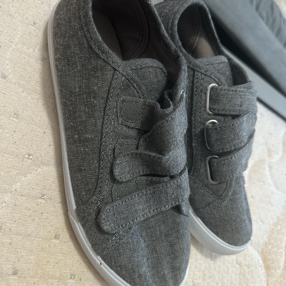 Fabkids Charcoal Sneakers